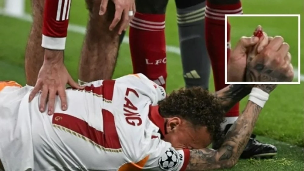 Accidentare oribilă suferită de olandezul Noah Lang la meciul Liverpool - Galatasaray: „Îi lipsește o bucată din vârful degetului mare”
