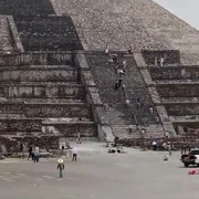 Atac armat la piramidele din  jpg