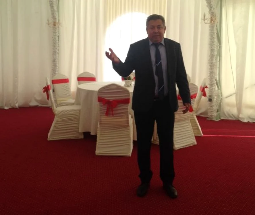 Cortul de nunţi a costat 120.000 de euro