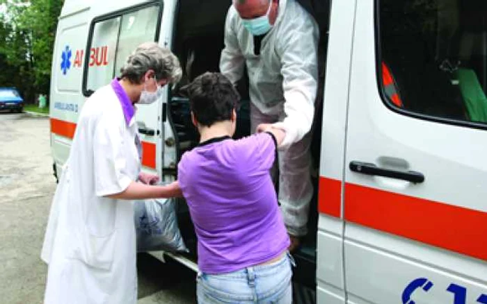 Iaşi: O elevă din Iaşi a fost diagnosticată cu gripă porcină comunitară, iar alţi 28 de colegi sunt testaţi