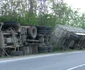Un TIR cu 24 de tone de fier vechi s-a răsturnat pe DN 58