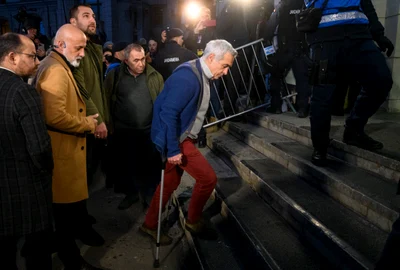 Călin Georgescu alături de avocatul Mircea Bogdan Petre FOTO Mediafax