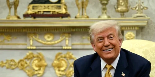 TRUMP BIROUL OVAL jpg