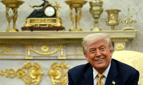 TRUMP BIROUL OVAL jpg