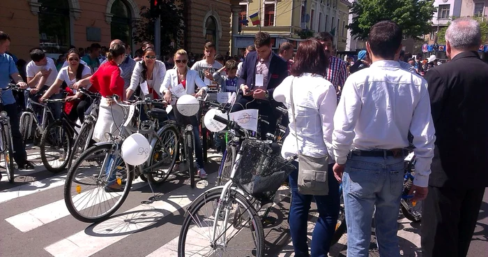 Ideea de a organiza o acţiune de acest gen, în premieră pentru România, a venit în urma unui schimb de experienţă între bibliotecarii din Satu Mare cu cei din Polonia FOTO Cristina Cîcău