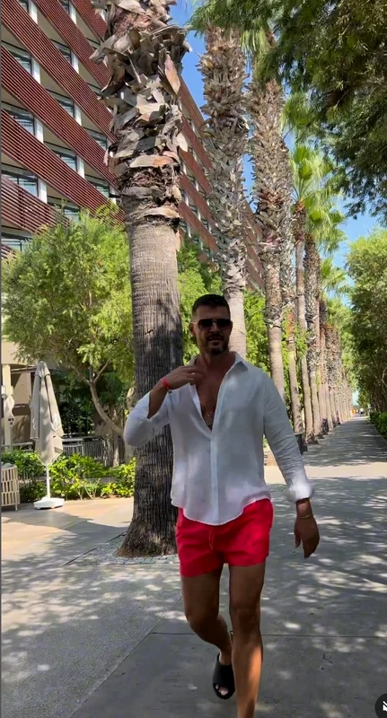 Lui Victor Slav i-a plăcut la Hotelul Nirvana Cosmopolitan din Lara