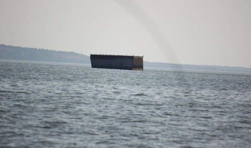 Pilonul unui fost pod peste Nipru considerat „barjă” de către Moscova FOTO The Insider