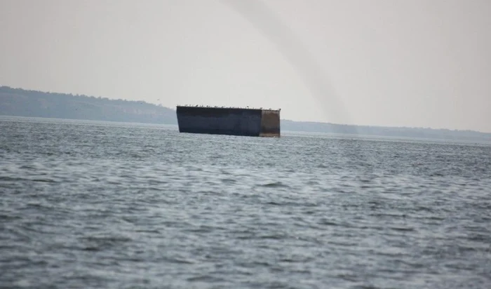Pilonul unui fost pod peste Nipru considerat „barjă” de către Moscova FOTO The Insider