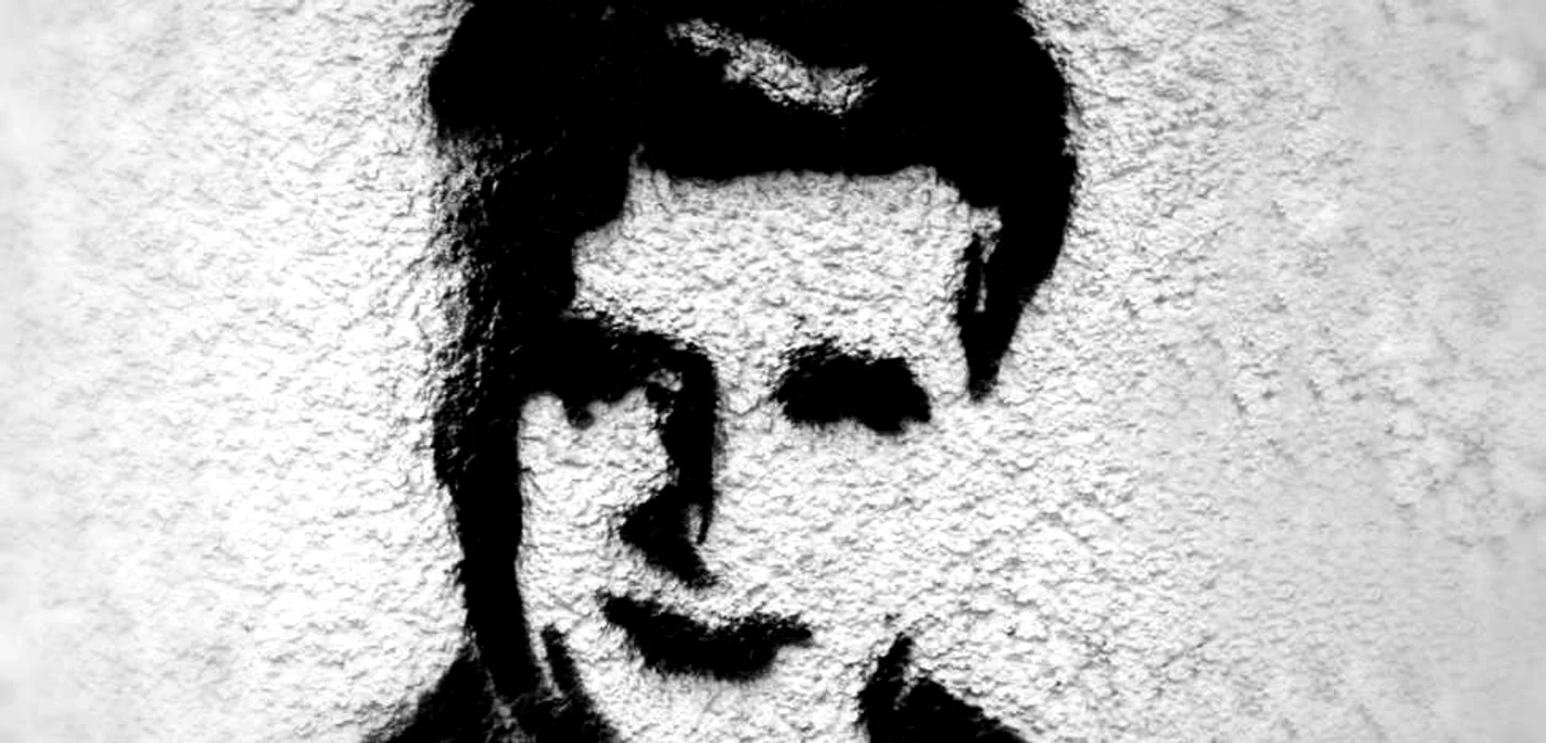 Glorificarea lui Ceauşescu este pedepsită cu închisoarea de la 6 luni la 3 ani sau cu amendă