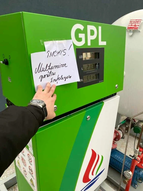 Stația de carburanți de pe strada Romulus FOTO PLT
