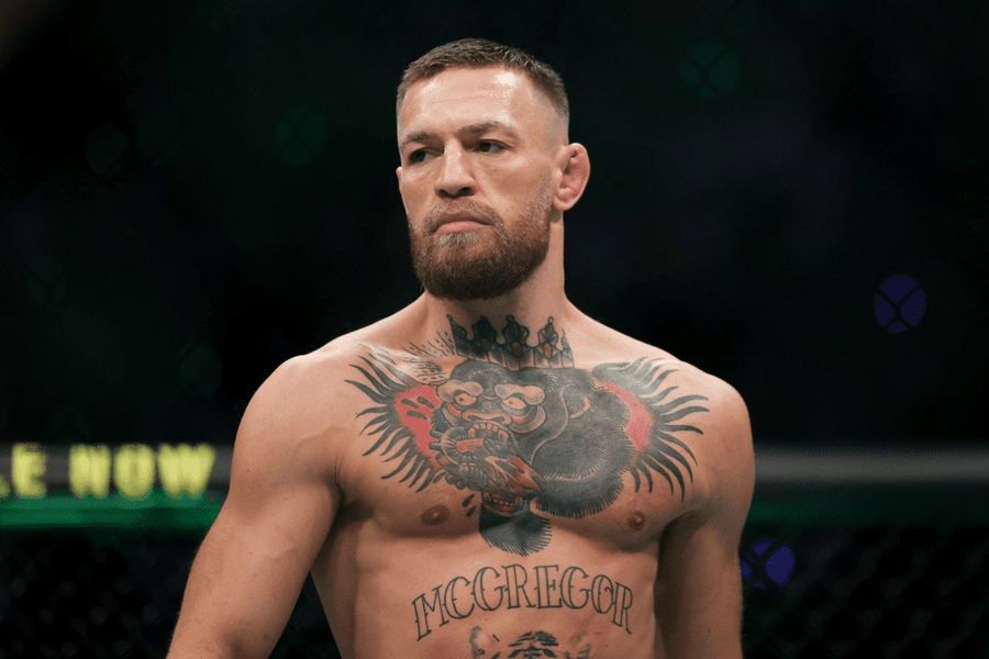 Conor McGregor a fost lovit în plin de o mașină, în timp ce se plimba cu bicicleta: „A intrat cu viteză mare direct în mine”. Ce i-a cerut șoferului după impact