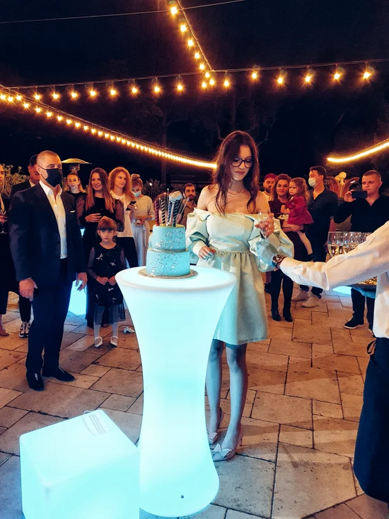 6 cleopatra stratan 18 ani 2 jpg jpeg