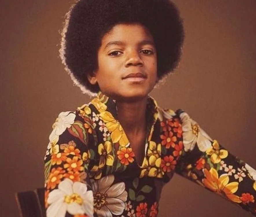 
    Chiar şi după ce trupa The Jackson 5 a devenit cunoscută, Michael a continuat să propovăduiascăclickpentrufemei.ro  
