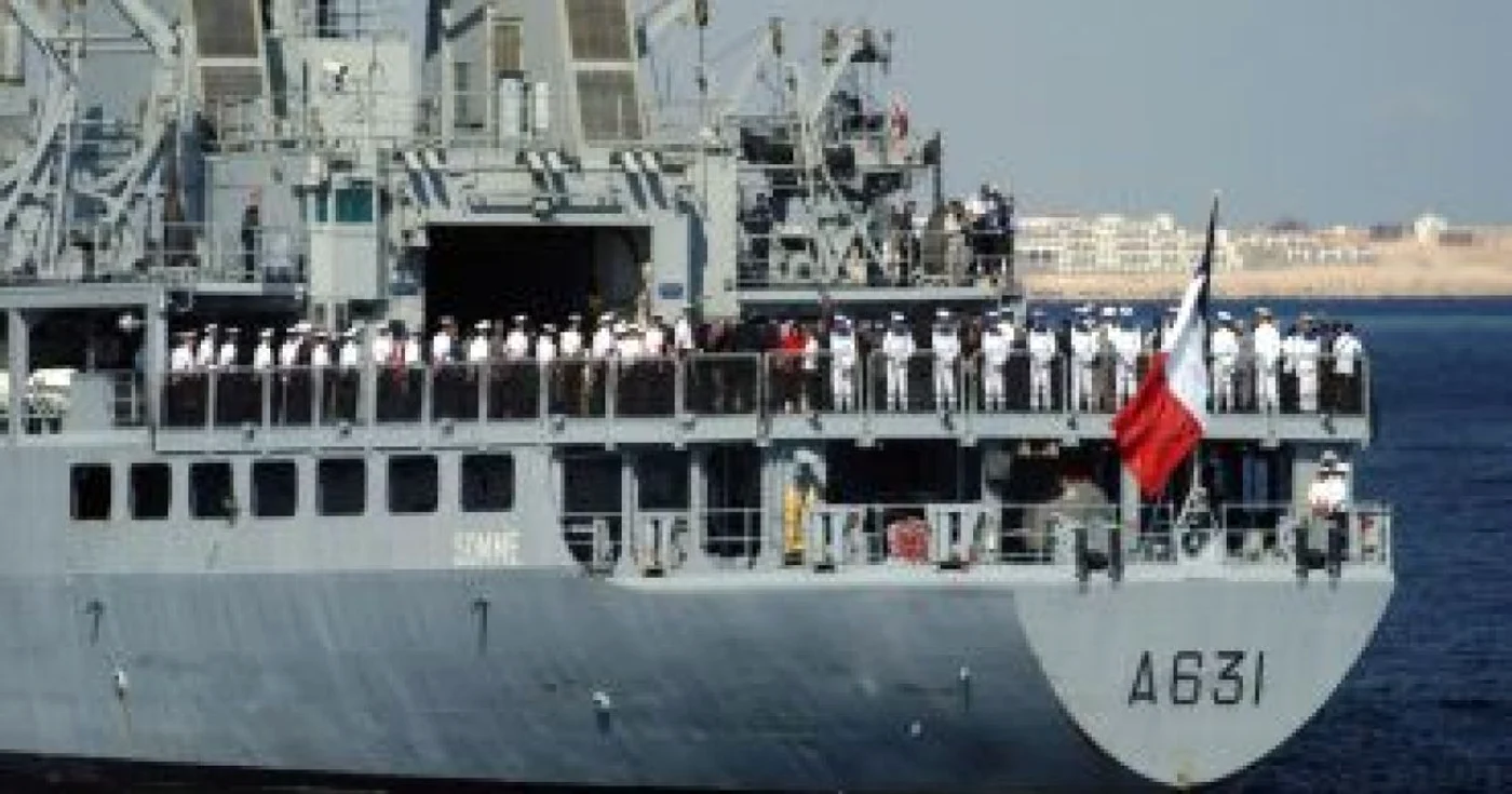 Piraţii somalezi au atacat un vas militar francez în Oceanul Indian