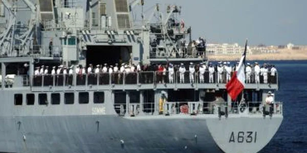 Piraţii somalezi au atacat un vas militar francez în Oceanul Indian