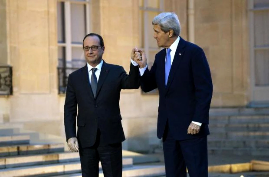 Solidaritate francezo-americană. Francois Hollande şi John Kerry FOTO notednews.com
