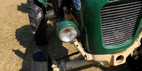 tractor 3669755 1280 jpg