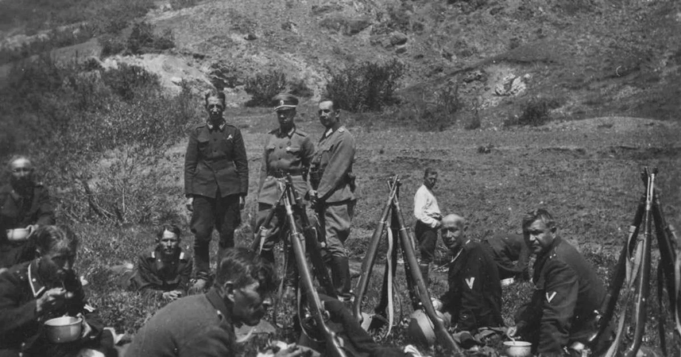 Combatanţii din Corpul rus de pază, la un popas