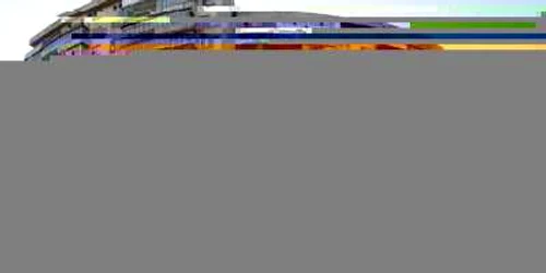 Cele trei scări ale turnului GA 15, amplasat vizavi de piața Zahana, pătează de ani întregi imaginea din zonă prin pereții decojiți