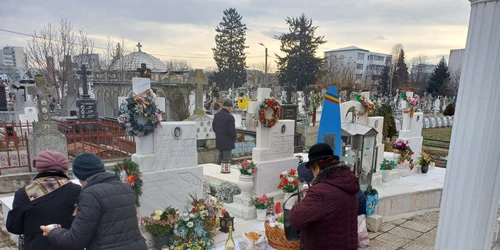 Familiile Își plâng fii căzuți la Revoluție FOTO MA jpg