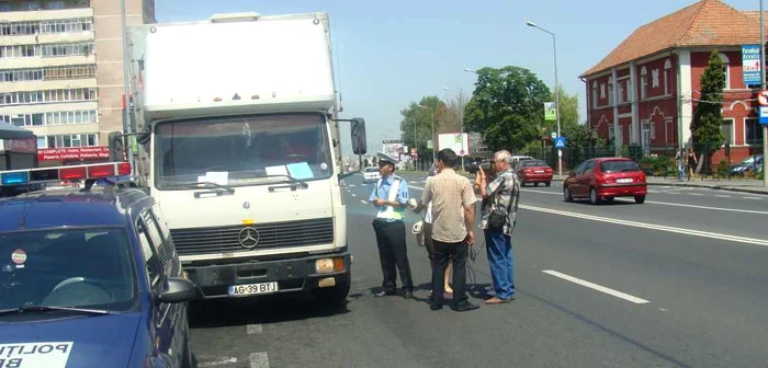 Peste 30 de şoferi au fost opriţi de oamenii legii Foto. Poliţia Locală Braşov