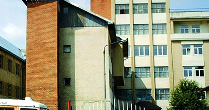 Spitalul din Moldova Nouă ar putea avea mari probleme din cauza neplăţii unei datorii