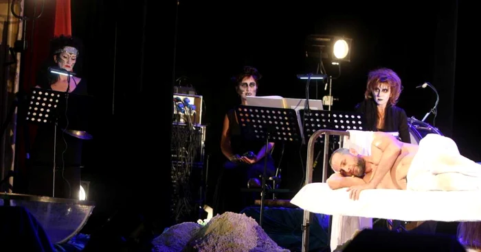 Scenă din spectacolul „Visătorul trezit", la Opera Naţională Bucureşti FOTO Marian Iliescu