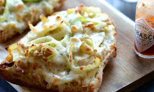 pizza cu fenicul si pui oase jpeg