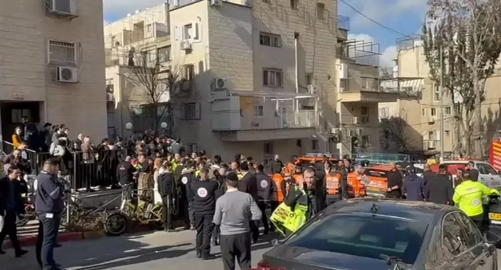 Doi bebeluși au murit într-o creșă din Ierusalim, alți 53 au fost răniți. Unul dintre micuții decedați se afla în prima zi la această unitate