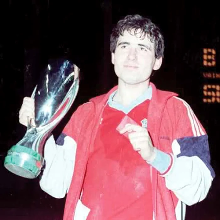 1987: Hagi cucerea primul  titlu ca jucător