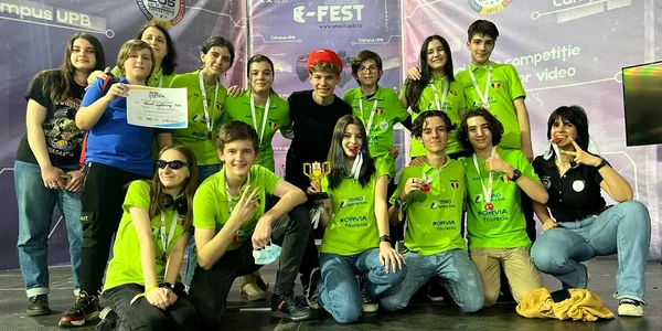 TehnoZ   echipa robotica jpg