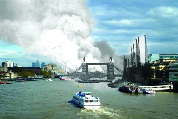 Perspectivă asupra Tamisei în două momente ale istoriei: Londra în timpul bombardamentelor germane și Londra care sărbătorea 75 de ani de la încheierea războiului. Imagini suprapuse (© Getty Images)