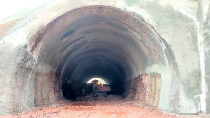 tuneluri feroviare construite pe valea muresului foto asociatia pro infrastructura