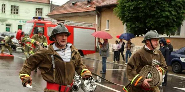 Concurs de îndemânare pentru pompierii braşoveni, Foto: Stelian Grăjdan
