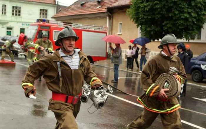 Concurs de îndemânare pentru pompierii braşoveni, Foto: Stelian Grăjdan