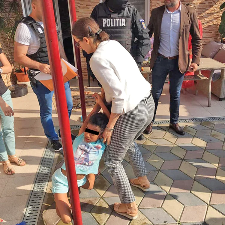 Sorina, târâtă pe caldarâm