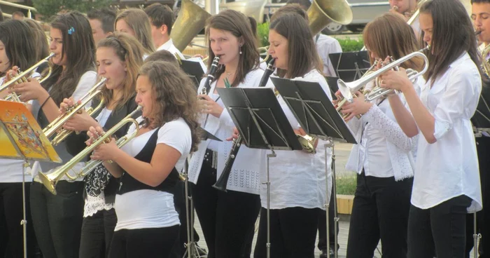 Sute de sătmăreni au asistat la spectacol/foto: Mihai Bledea