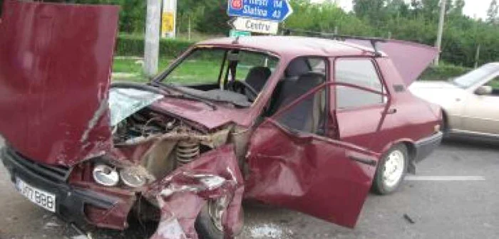 Craiova: Viteza excesivă era să curme două vieţi