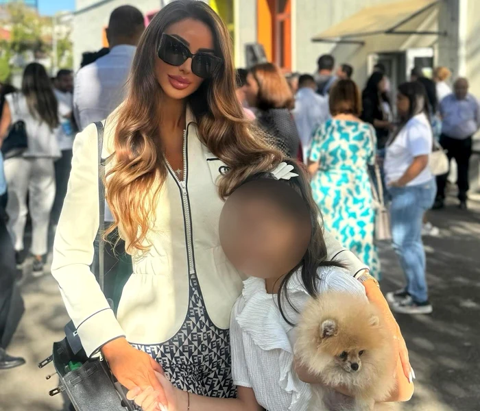 Bianca Drăgușanu a fost alături de fată la școală Foto: Bianca Drăgușanu/Facebook