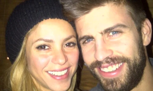 Shakira şi Pique (foto Twitter) jpeg