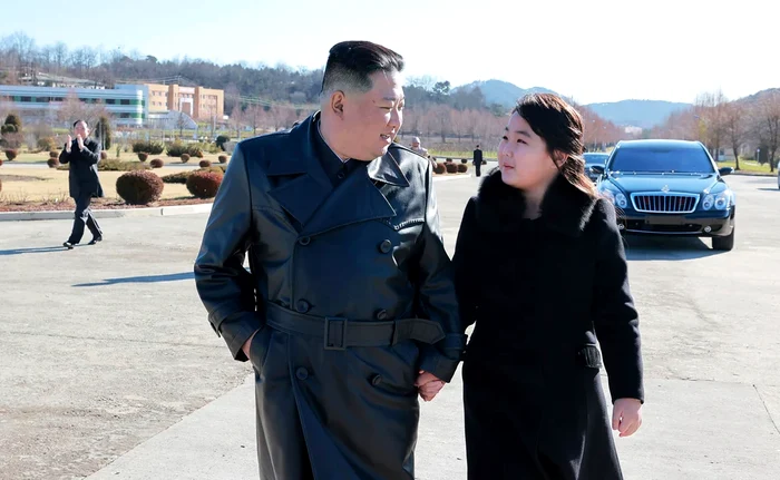 Kim Jong Un și fiica sa, Kim Ja Ae FOTO Profimedia