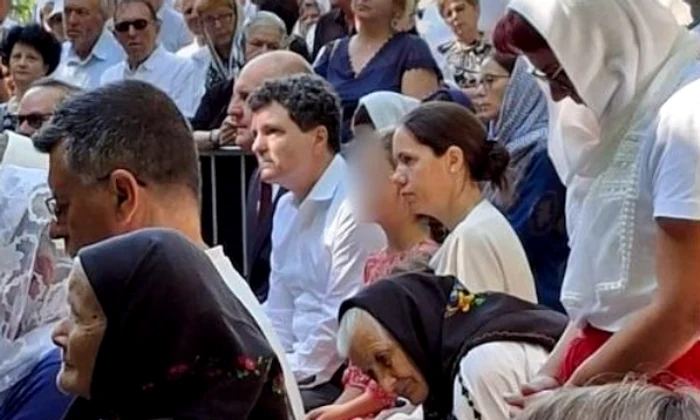 Nicușor Dan a participat la slujba hramului Mănăstirii Sâmbăta de Sus FOTO: Facebook