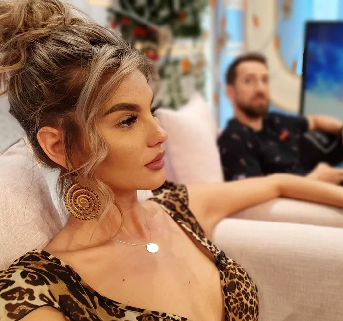 Ramona Olaru este asistenta lui Răzvan Simion şi a lui Dani Oţil