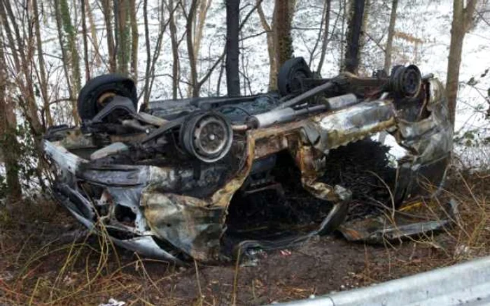 Microbuzul în care se aflau românii a luat foc FOTO Standaard.be