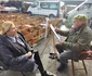 Caricaturistul Radu Clețiu în piața din Novi Sad FOTO Ștefan Both