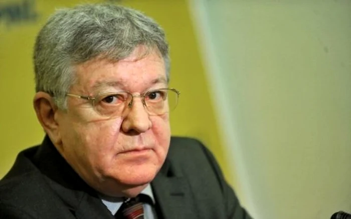 
    Potrivit procurorilor, Corneliu Dobrițoiu a patronat pe vremea când era ministru al Apărării tranzacții ilegale cu locuințele instituției   