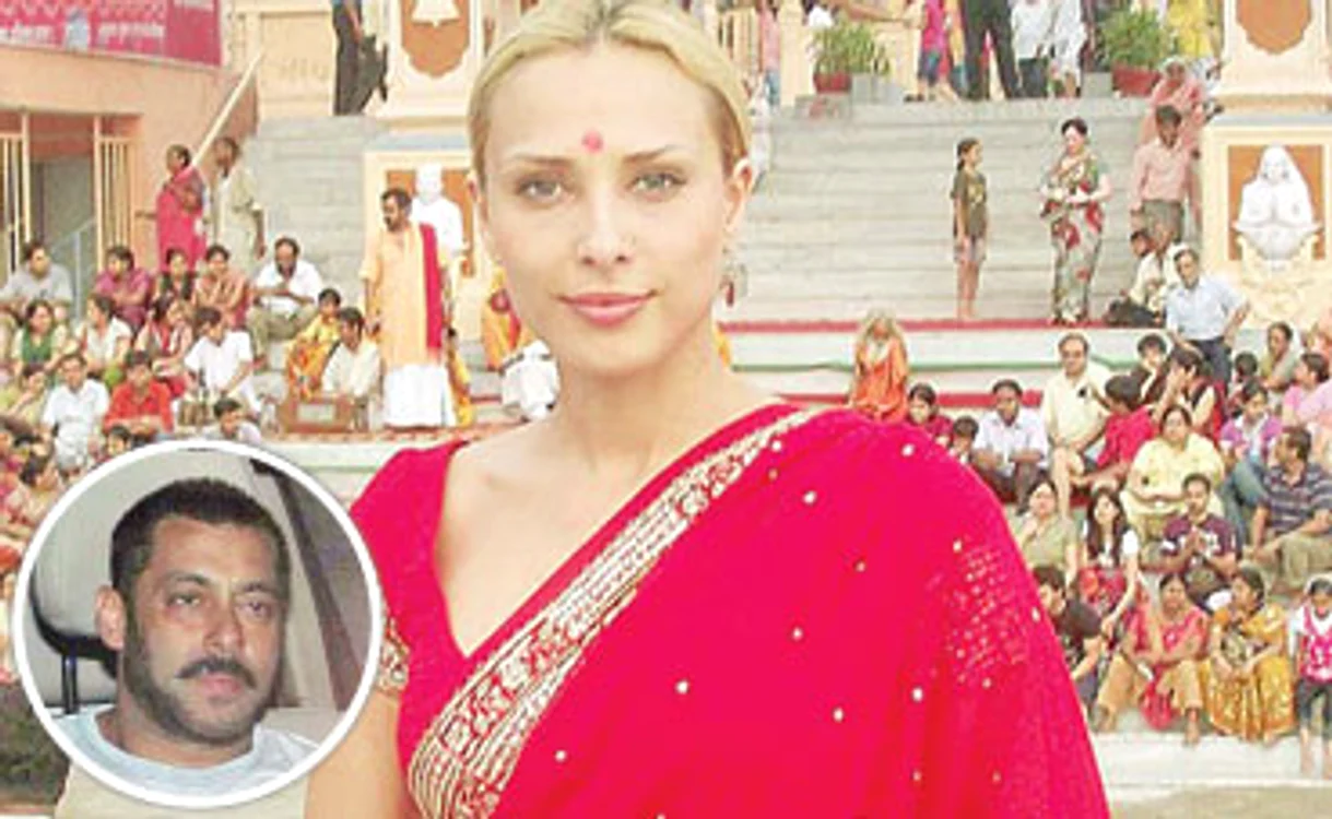 
    Iulia Vântur locuieşte deja în India, împreună cu viitorul ei soţ, Salman Khan, şi nici că are de gând să revină prea curând în ţară  