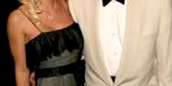 hugh hefner si kendra wilkinson foto getty images