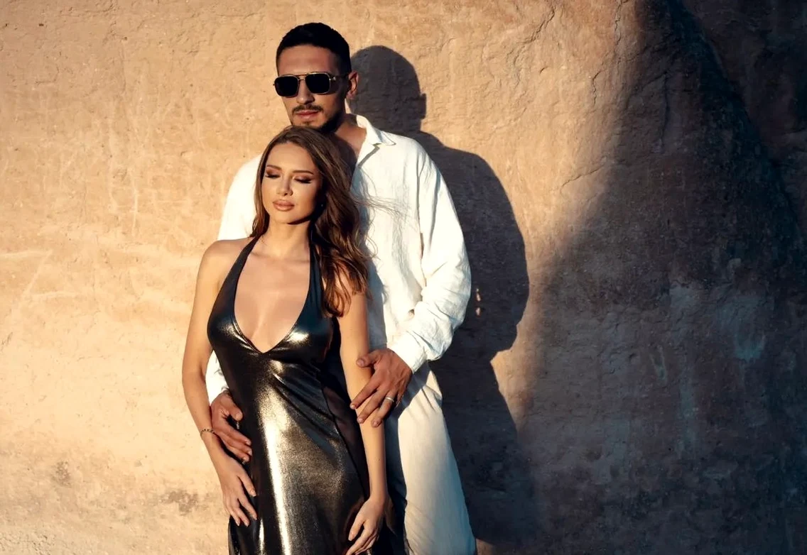 Otilia Bilionera (32 de ani) nu mai poate după soțul ei turc
