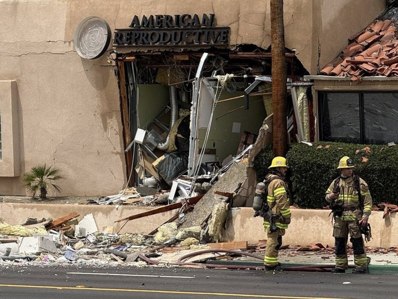 O bombă a explodat în apropierea unei clinici din California. O persoană a murit, iar alte patru au fost rănite